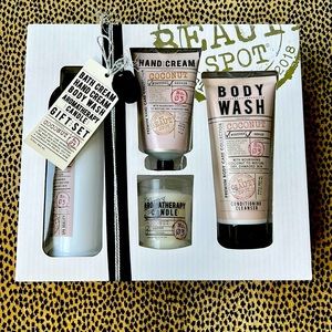 Aromatherapy Spa Gift Set - Coconut - Candle, Lotion, Body Wash - Brand New